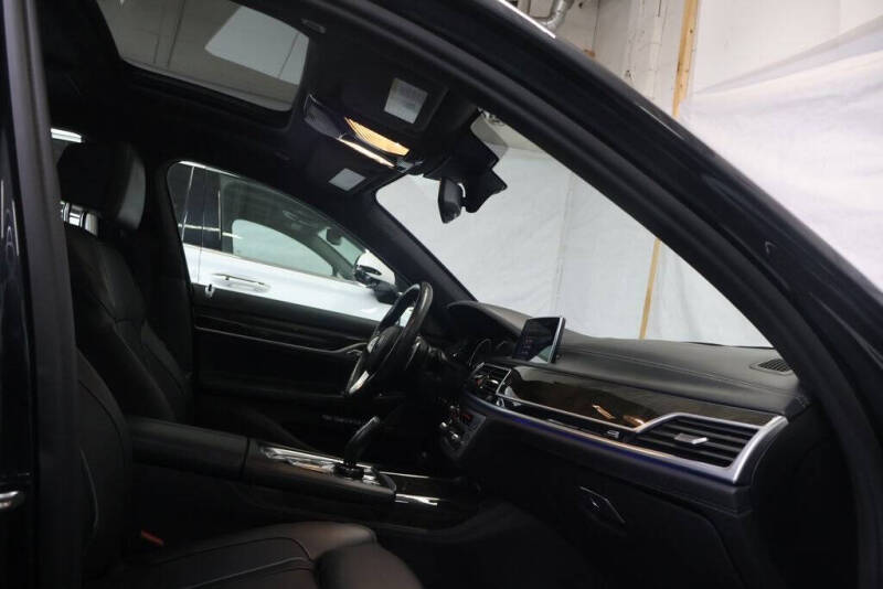 2017 BMW 7 Series 750i