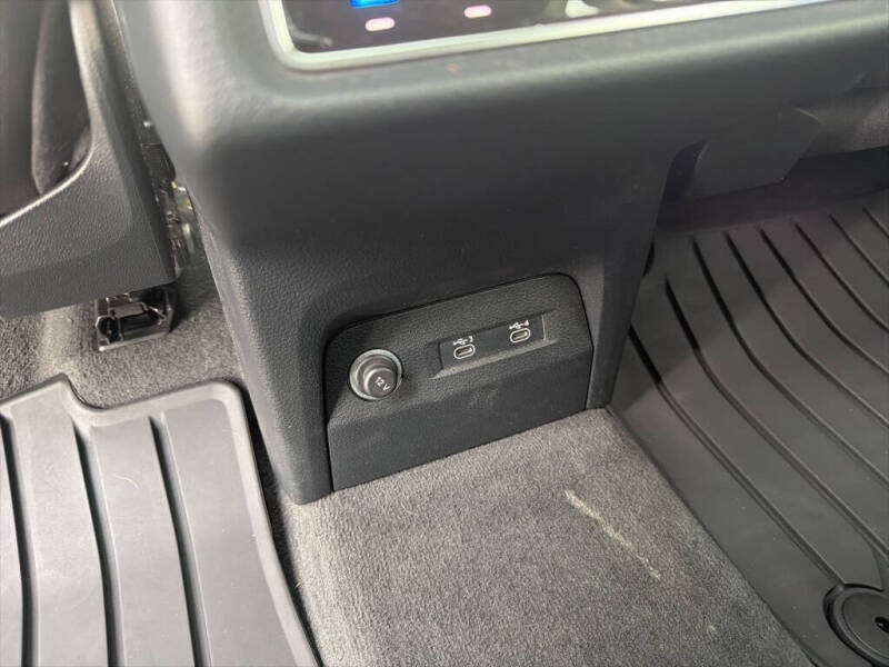 2021 Audi e-tron quattro Premium