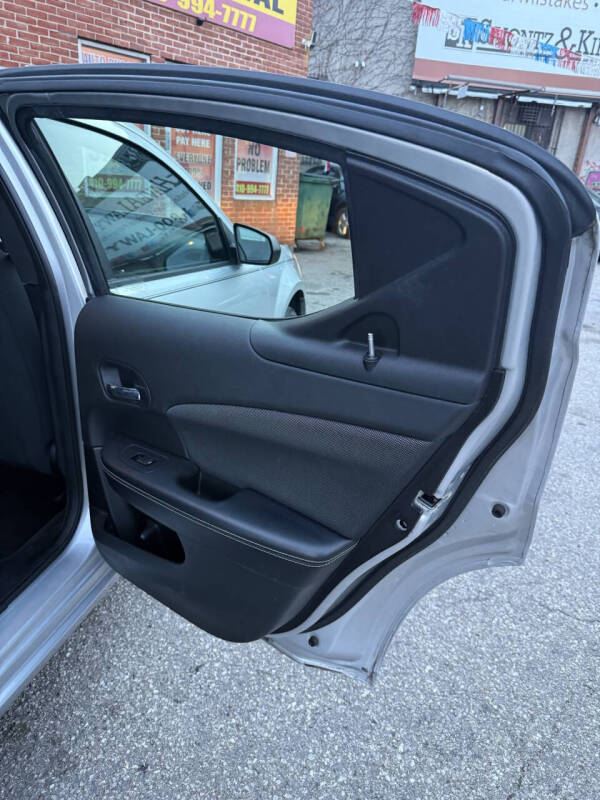 2012 Dodge Avenger SE