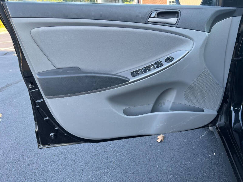 2015 Hyundai Accent GLS