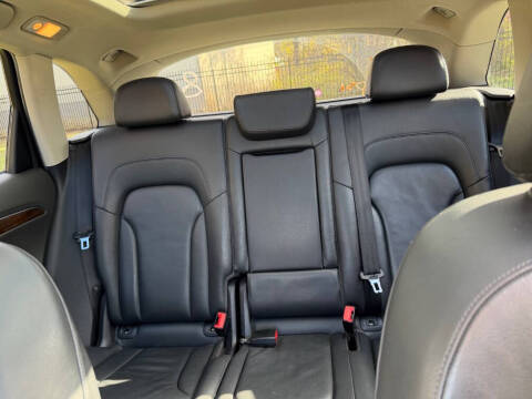 2011 Audi Q5 2.0T quattro Premium Plus