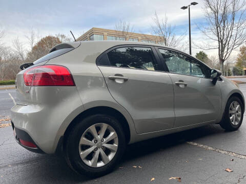 2013 Kia Rio 5-Door LX