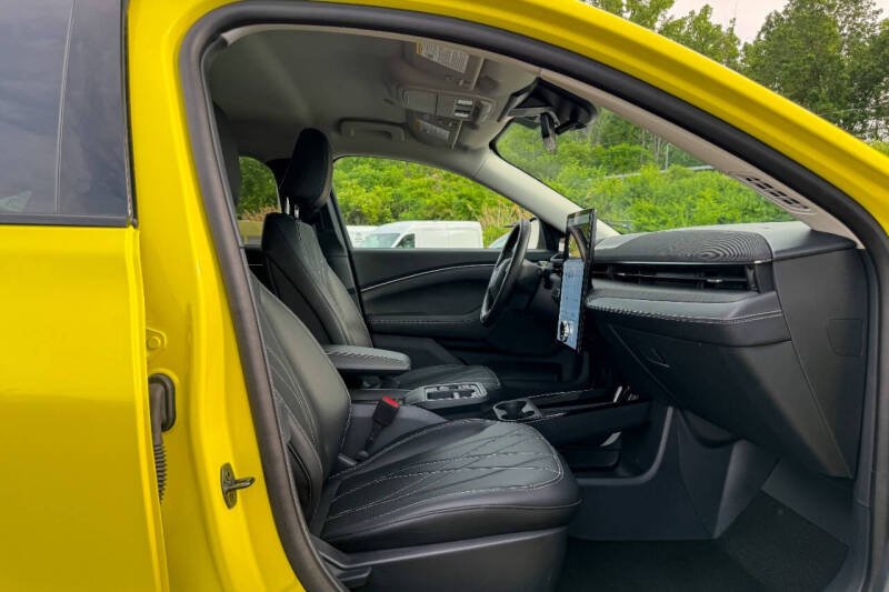 2025 Ford Mustang Mach-E Select
