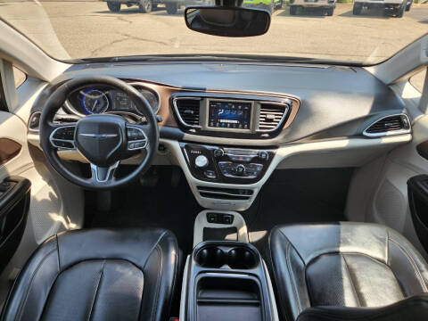 2020 Chrysler Voyager LXi