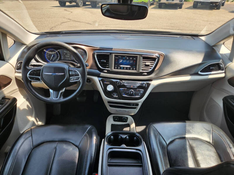 2020 Chrysler Voyager LXi