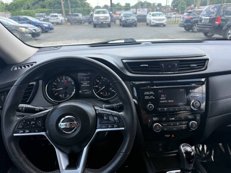 2017 Nissan Rogue SV
