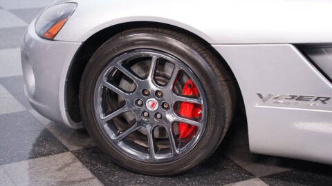 2005 Dodge Viper SRT-10