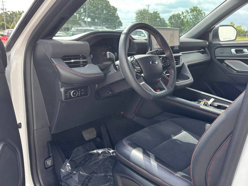 2025 Ford Explorer ST