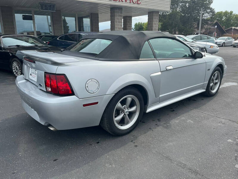 2003 Ford Mustang GT Deluxe