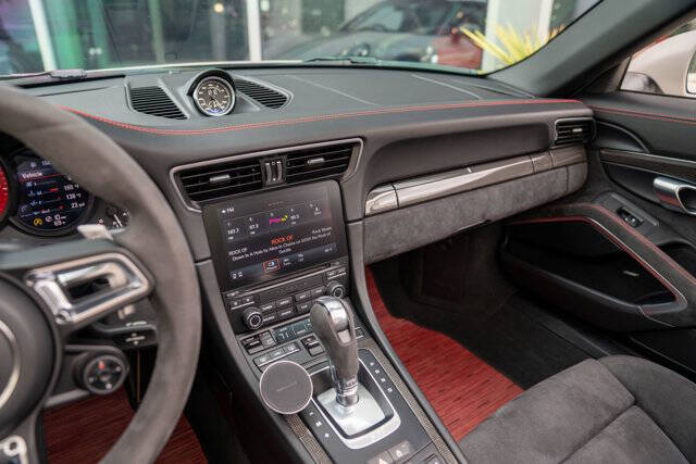 2019 Porsche 911 21
