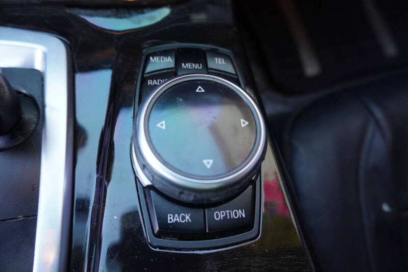 2015 BMW 5 Series 528i