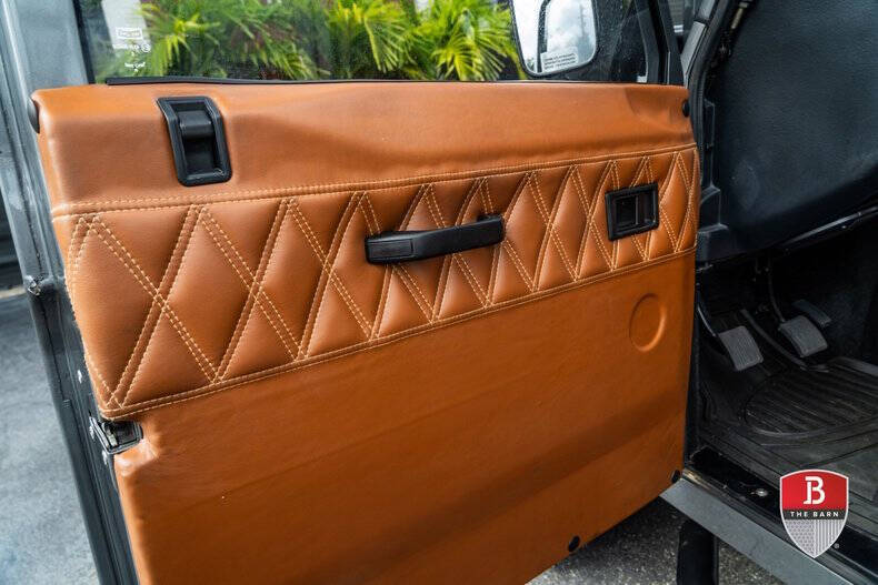 1987 Land Rover Defender