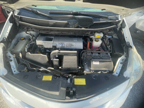 2013 Toyota Prius v Five