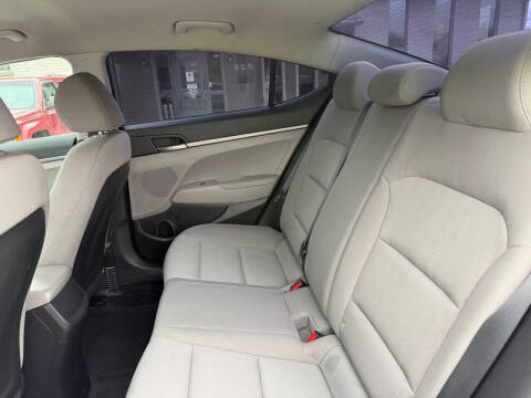 2018 Hyundai Elantra SE