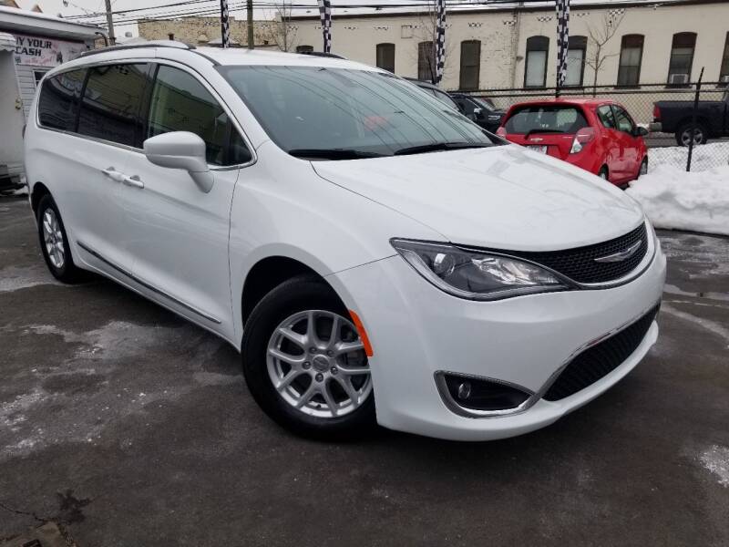 2020 Chrysler Pacifica for sale at GTR Auto Solutions in Newark NJ