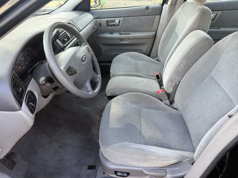2002 Ford Taurus SE