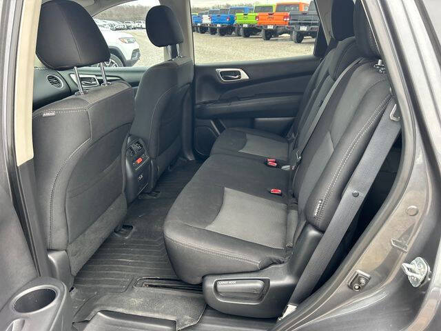 2019 Nissan Pathfinder SV