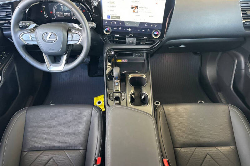 2025 Lexus NX 450h+