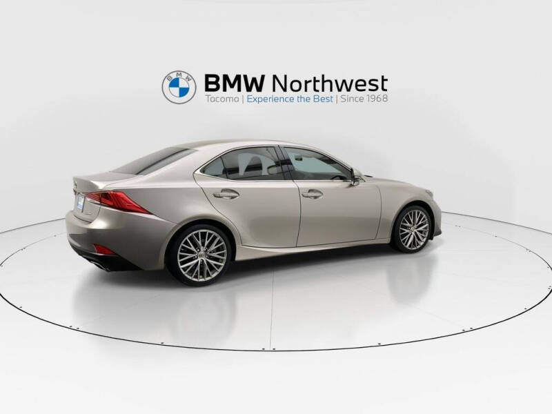 2017 Lexus IS 200t