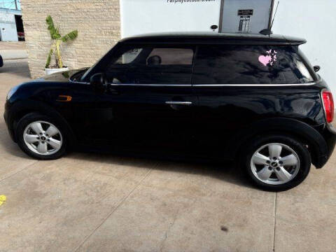 2017 MINI Hardtop 2 Door Cooper