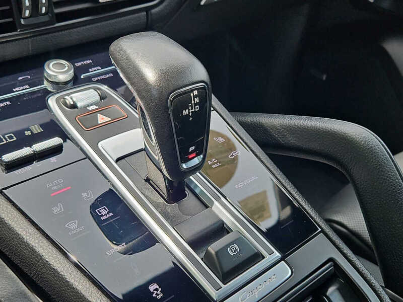 2023 Porsche Cayenne Platinum Edition