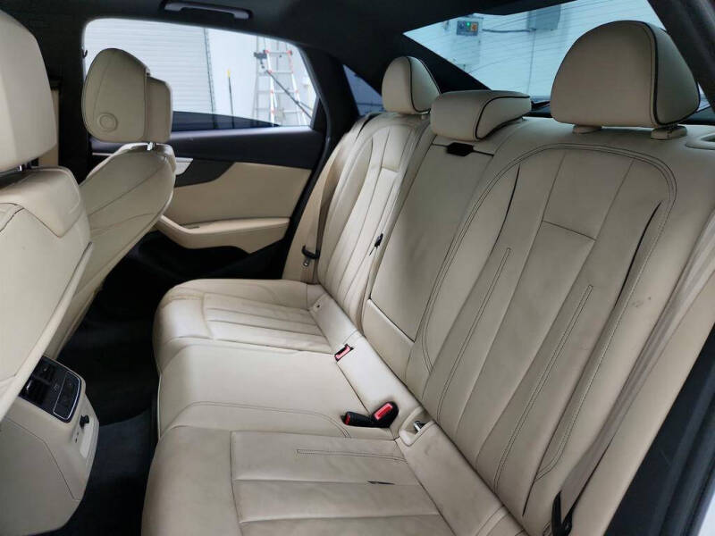 2022 Audi A4 quattro S line Prem Plus 45 TFSI