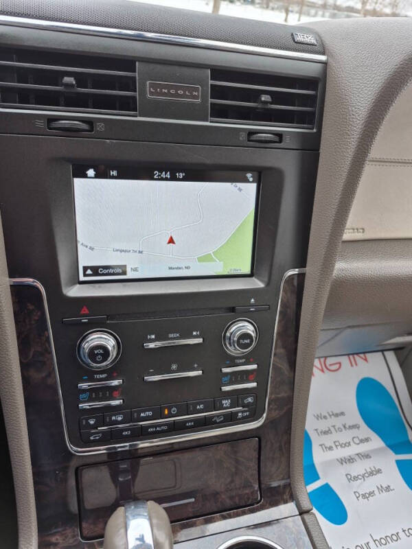 2016 Lincoln Navigator Select