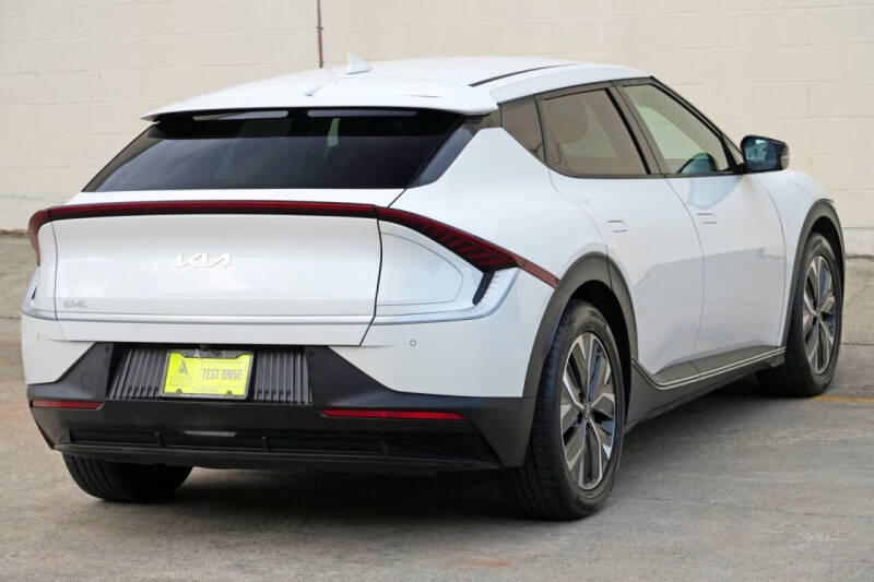 2024 Kia EV6 Light