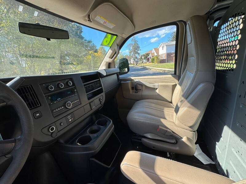 2016 GMC Savana 2500