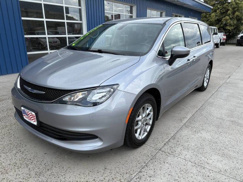 2020 Chrysler Voyager LX