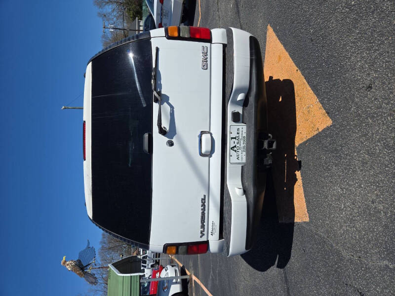 2005 GMC Yukon XL Denali