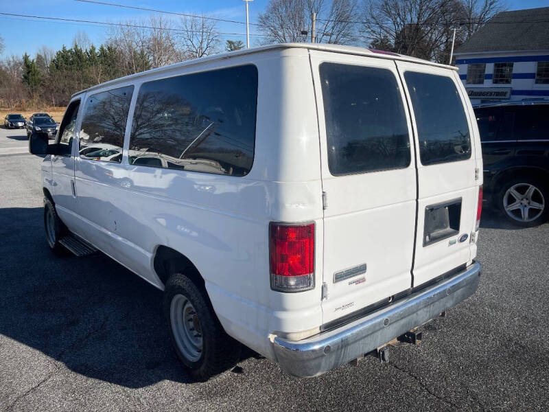 2010 Ford E-Series E-350 SD XLT