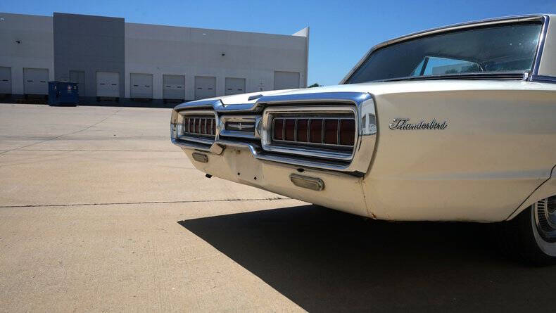1965 Ford Thunderbird
