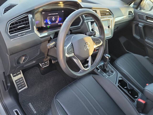 2023 Volkswagen Tiguan SE R-Line Black