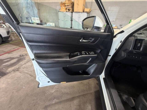 2022 Nissan Pathfinder SL