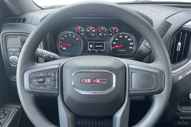 2024 GMC Sierra 2500HD Pro