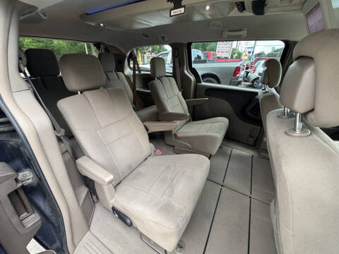 2012 Chrysler Town and Country Touring