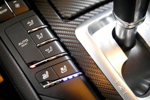 2014 Porsche Cayenne GTS