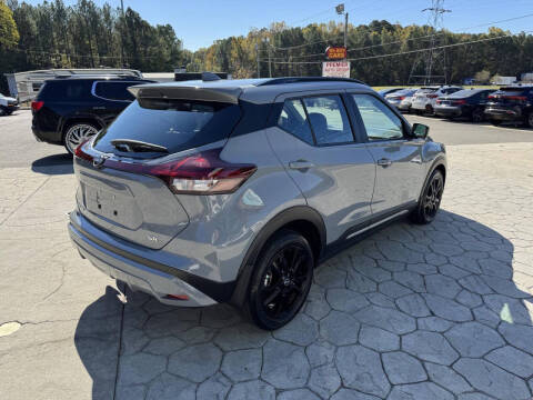 2023 Nissan Kicks SR