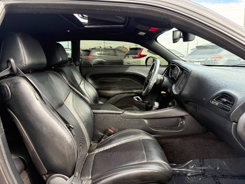 2015 Dodge Challenger SXT Plus