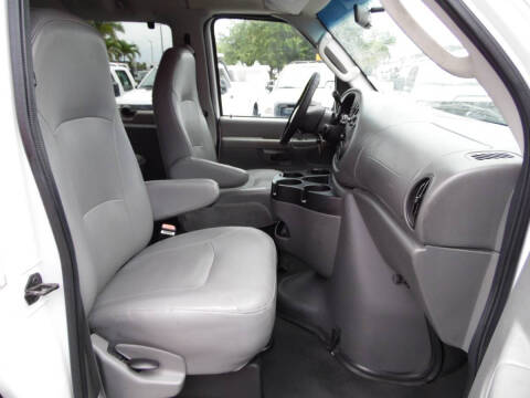 2006 Ford E-350