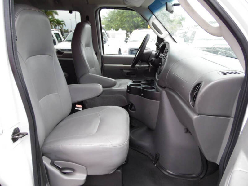 2006 Ford E-350