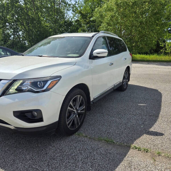 2017 Nissan Pathfinder Platinum