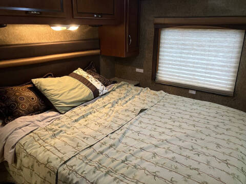 2015 Thor Motor Coach ACE