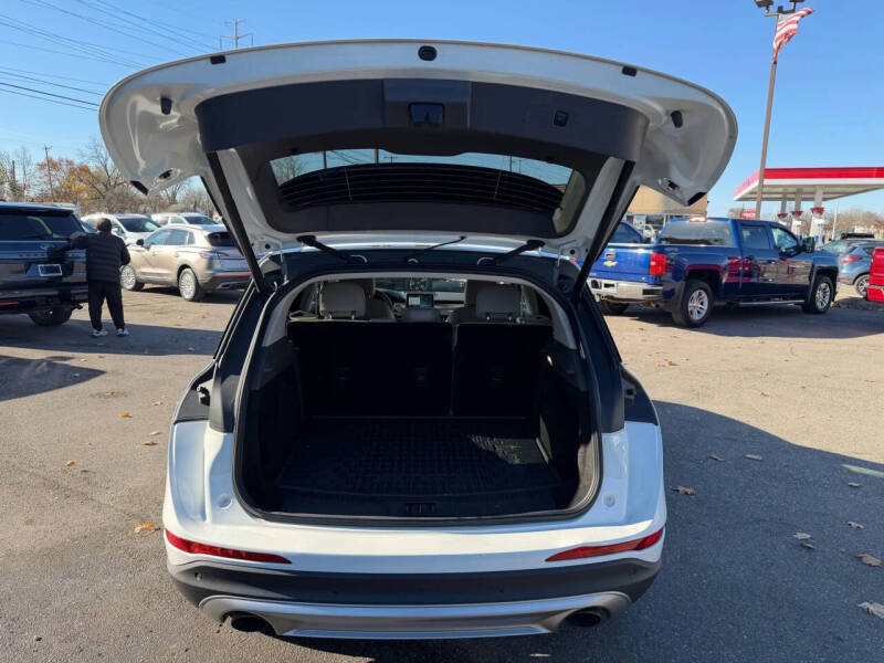 2022 Lincoln Corsair Standard