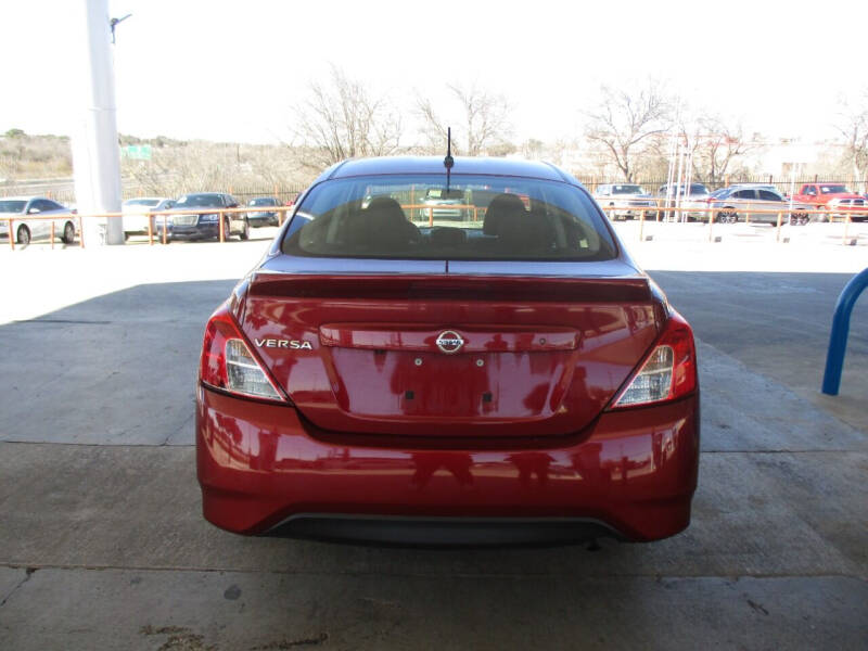 2019 Nissan Versa S Plus