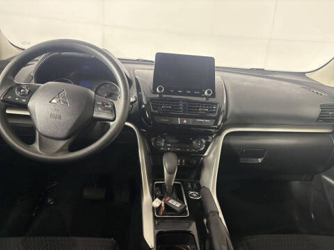 2025 Mitsubishi Eclipse Cross LE