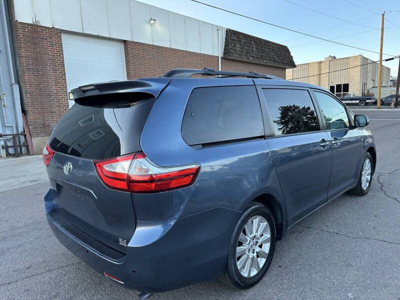 2016 Toyota Sienna XLE Premium 7-Passenger