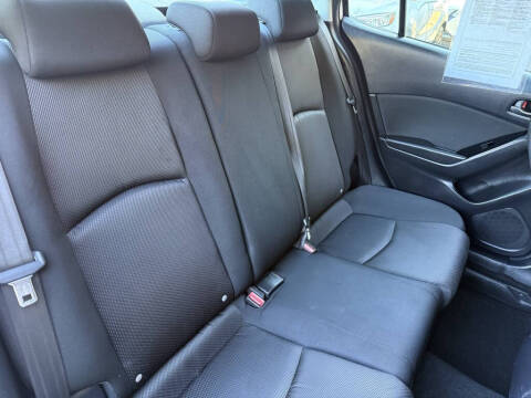 2018 Mazda MAZDA3 Sport