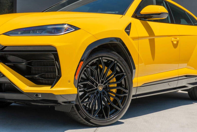 2025 Lamborghini Urus SE